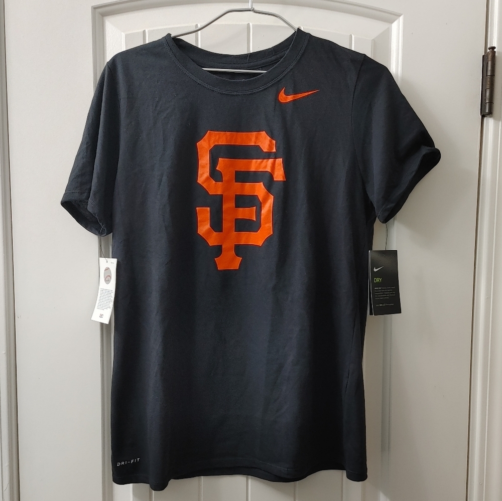 NWT San Francisco Giants crew neck t-shirt